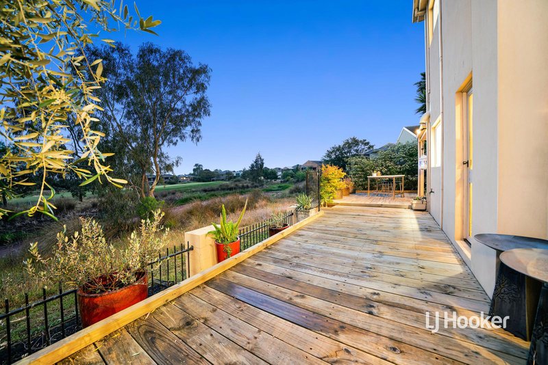 Photo - 1/32 Sandlewood Lane, Sanctuary Lakes VIC 3030 - Image 21