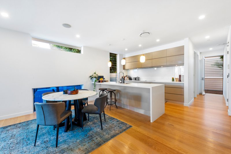 Photo - 1/32 Seaside Avenue, Mermaid Beach QLD 4218 - Image 5
