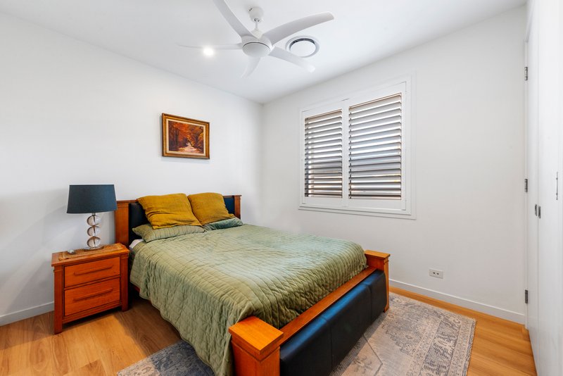 Photo - 1/32 Seaside Avenue, Mermaid Beach QLD 4218 - Image 11