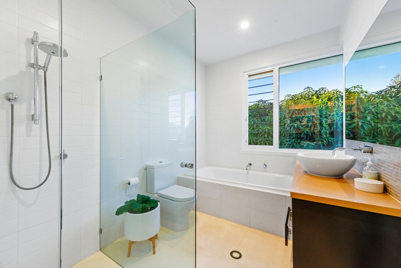 Photo - 1/32 Seaside Avenue, Mermaid Beach QLD 4218 - Image 12