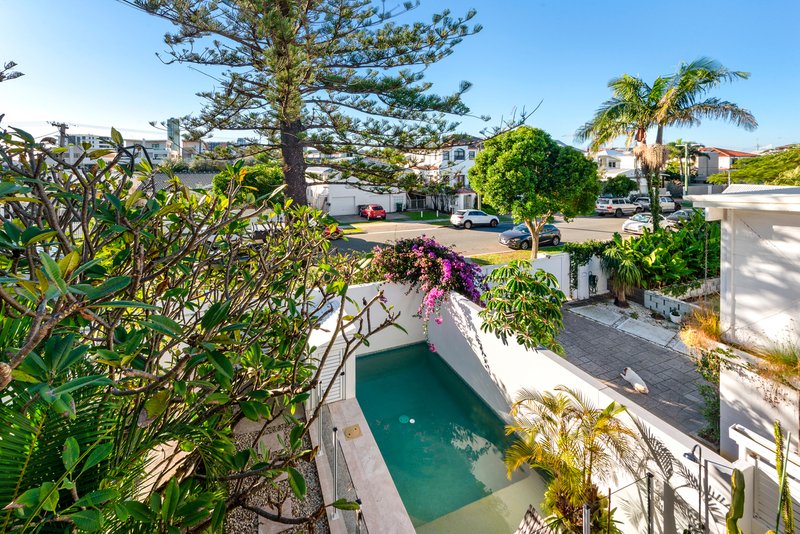 Photo - 1/32 Seaside Avenue, Mermaid Beach QLD 4218 - Image 16