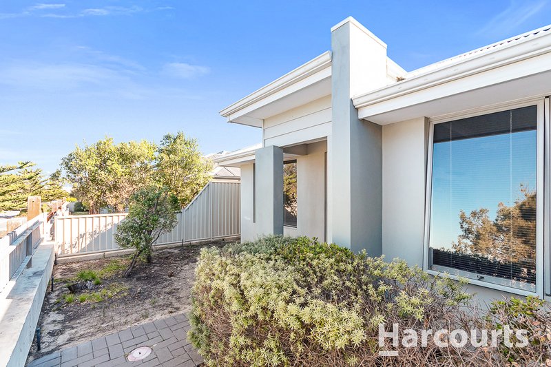 Photo - 132 Shorehaven Boulevard, Alkimos WA 6038 - Image 2