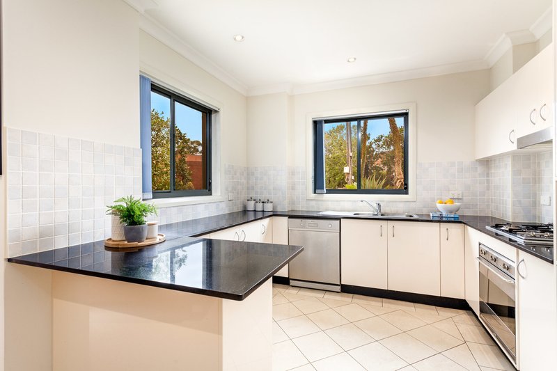 Photo - 1/32 Smith Street, Wollongong NSW 2500 - Image 4