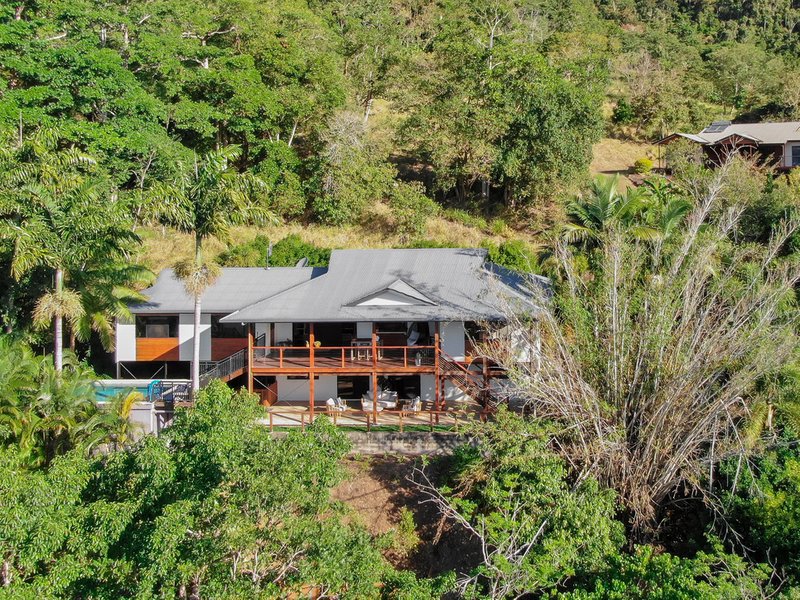 Photo - 132 Stanley Drive, Cannonvale QLD 4802 - Image 3