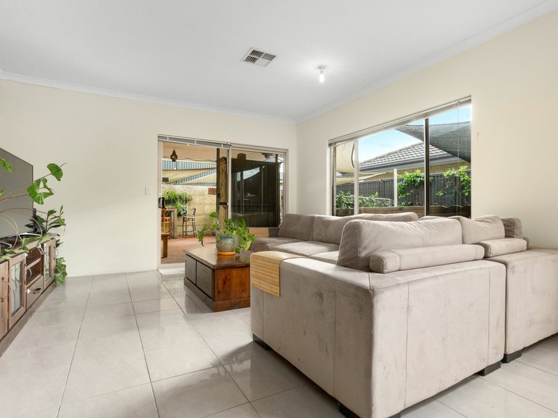 Photo - 132 Sunrise Boulevard, Wellard WA 6170 - Image 7