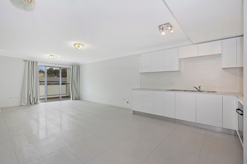 Photo - 1/32 Tallawong Avenue, Blacktown NSW 2148 - Image