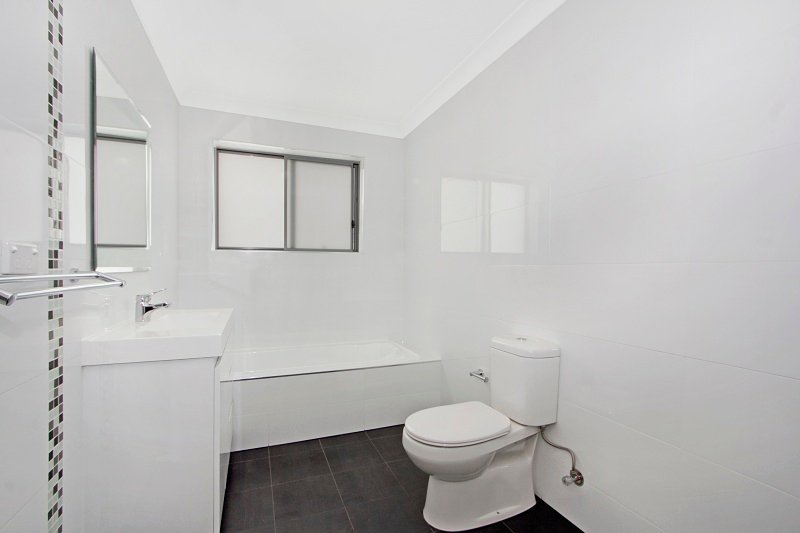 Photo - 1/32 Tallawong Avenue, Blacktown NSW 2148 - Image 3