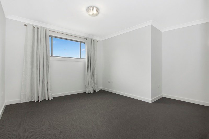 Photo - 1/32 Tallawong Avenue, Blacktown NSW 2148 - Image 4