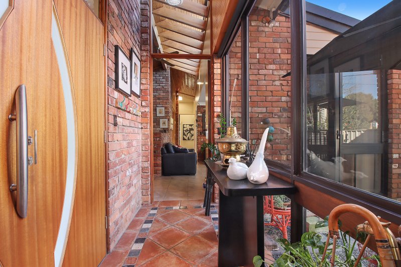 Photo - 132 Thomas Mitchell Drive, Wodonga VIC 3690 - Image 3