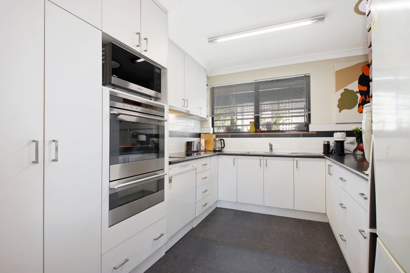 Photo - 132 Thomas Mitchell Drive, Wodonga VIC 3690 - Image 6