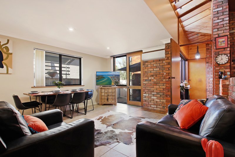Photo - 132 Thomas Mitchell Drive, Wodonga VIC 3690 - Image 8
