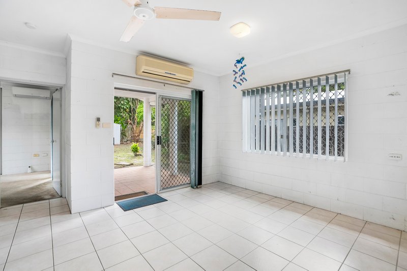 Photo - 132 Upper Richardson Street, Whitfield QLD 4870 - Image 8