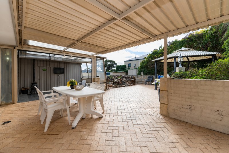 Photo - 132 Waddington Crescent, Koondoola WA 6064 - Image 5