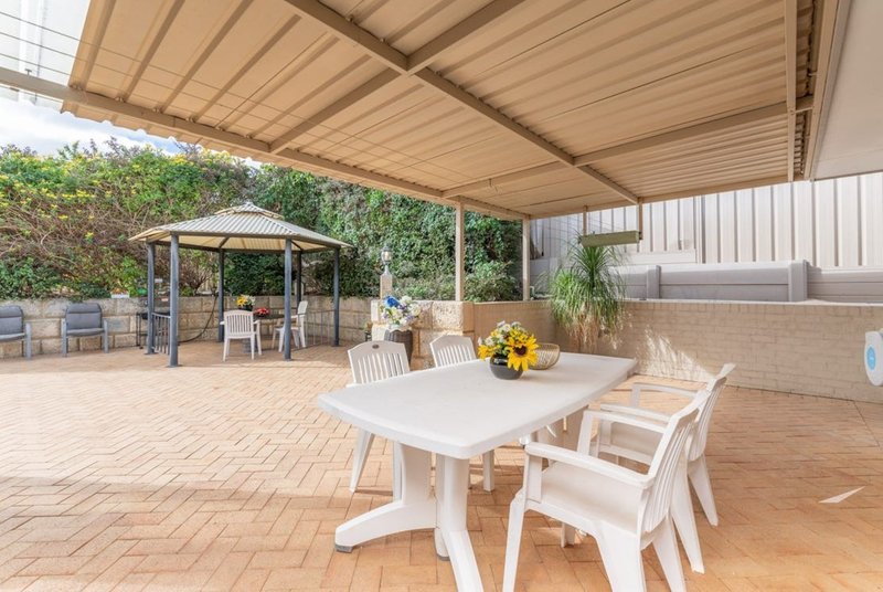 Photo - 132 Waddington Crescent, Koondoola WA 6064 - Image 15