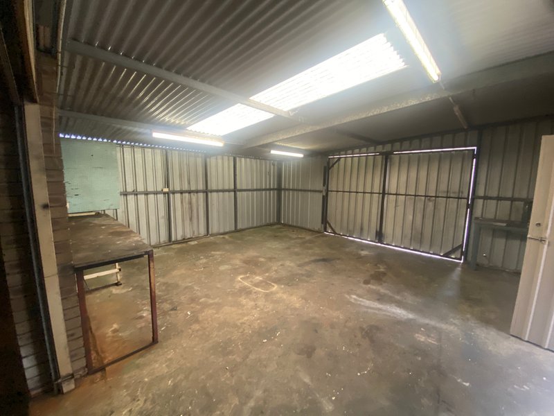 Photo - 132 Waddington Crescent, Koondoola WA 6064 - Image 33