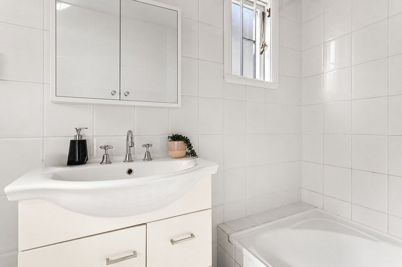 Photo - 132 Wilson Street, Newtown NSW 2042 - Image 7