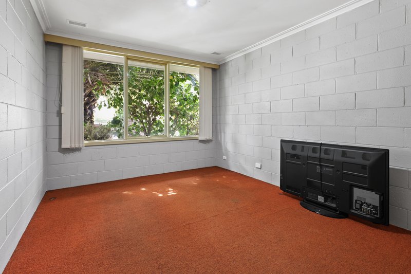 Photo - 13/20-24 Noble Street, Noble Park VIC 3174 - Image 5