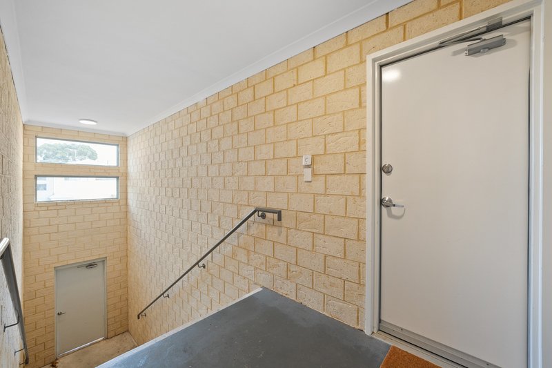 Photo - 13/20 Service Street, Mandurah WA 6210 - Image 28