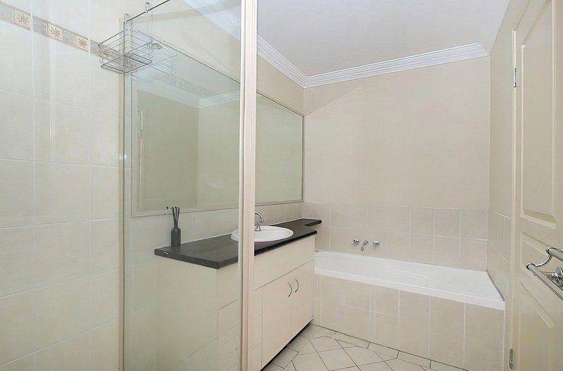 Photo - 13/22 High Street, Forest Lake QLD 4078 - Image 3