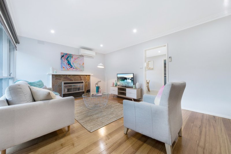 Photo - 1/322 Waverley Road, Mount Waverley VIC 3149 - Image 4