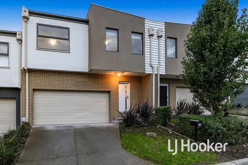 Photo - 13/23 Atlantic Drive, Pakenham VIC 3810 - Image 14