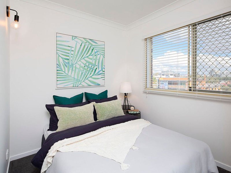 Photo - 13/234 Shafston Avenue, Kangaroo Point QLD 4169 - Image 9