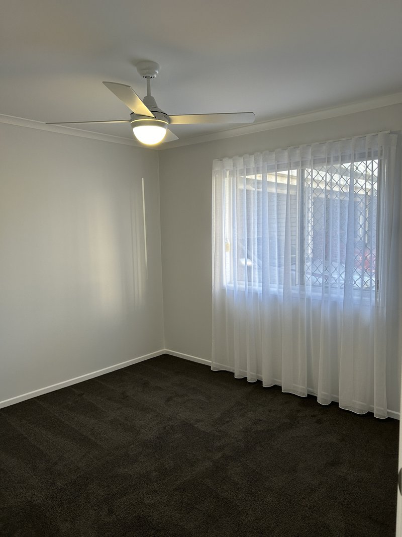 Photo - 1/327 Hume Street, South Toowoomba QLD 4350 - Image 3