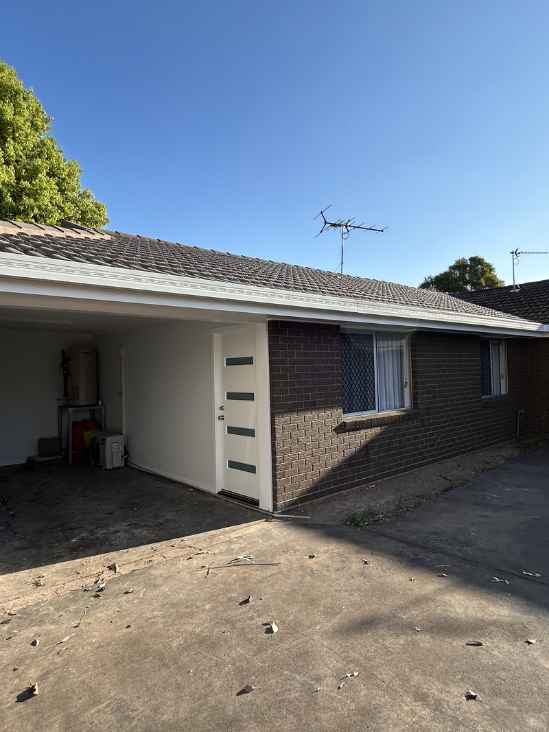 Photo - 1/327 Hume Street, South Toowoomba QLD 4350 - Image 7