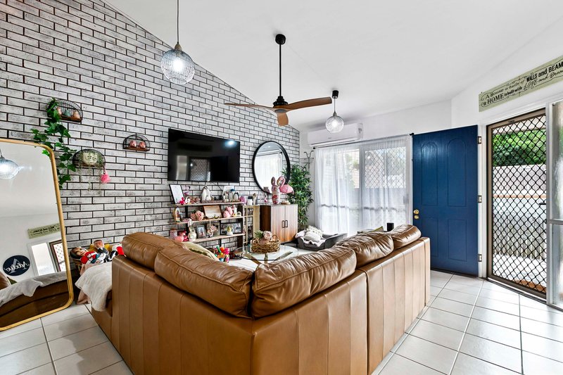 Photo - 13/272 Torquay Terrace, Torquay QLD 4655 - Image 2