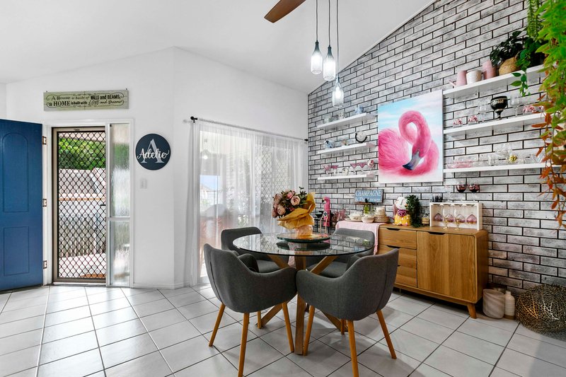 Photo - 13/272 Torquay Terrace, Torquay QLD 4655 - Image 4