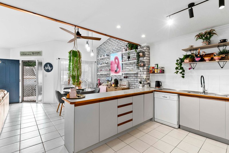 Photo - 13/272 Torquay Terrace, Torquay QLD 4655 - Image 6