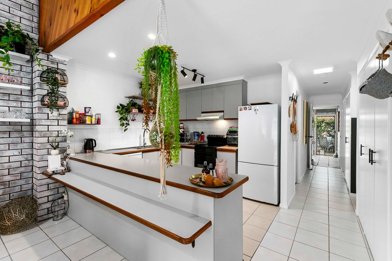 Photo - 13/272 Torquay Terrace, Torquay QLD 4655 - Image 7