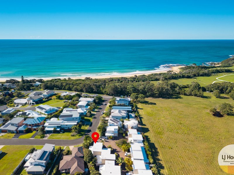 Photo - 1/33-37 Emerald Drive, Diamond Beach NSW 2430 - Image 2