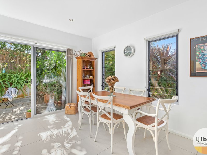 Photo - 1/33-37 Emerald Drive, Diamond Beach NSW 2430 - Image 5