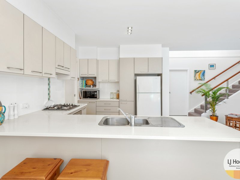 Photo - 1/33-37 Emerald Drive, Diamond Beach NSW 2430 - Image 7