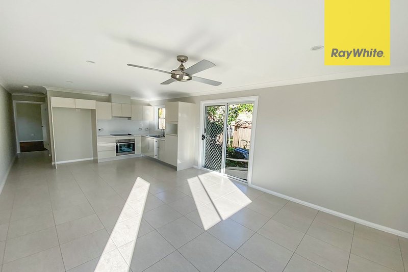 Photo - 1/33 Alexandra Avenue, Westmead NSW 2145 - Image 1