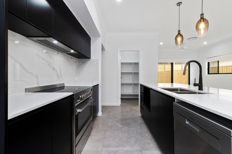 Photo - 133 Ashwood Circuit, Chambers Flat QLD 4133 - Image 11