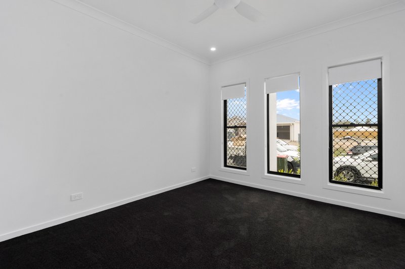 Photo - 133 Ashwood Circuit, Chambers Flat QLD 4133 - Image 16