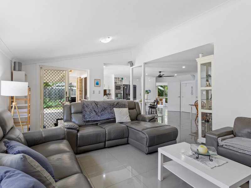 Photo - 133 Avon Ave , Banksia Beach QLD 4507 - Image 10