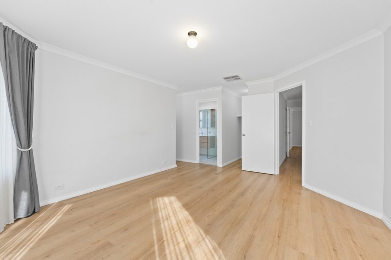 Photo - 133 Bayside Blvd , Port Kennedy WA 6172 - Image 11