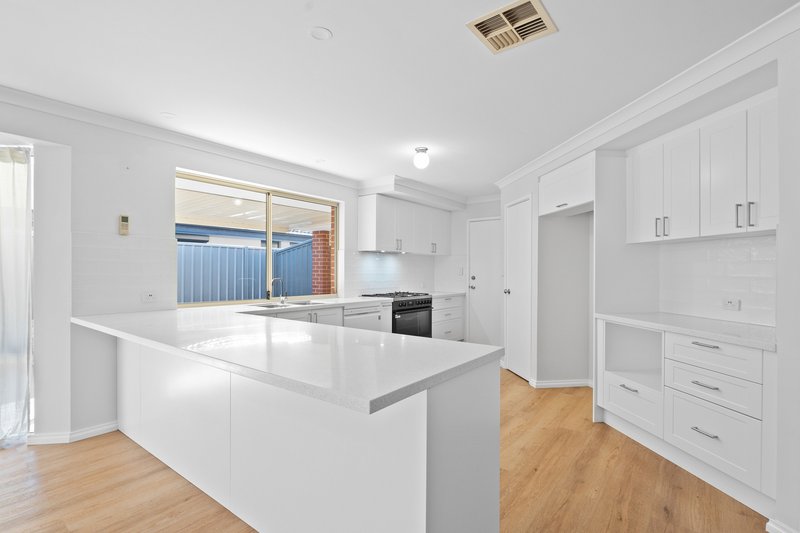 Photo - 133 Bayside Blvd , Port Kennedy WA 6172 - Image 16