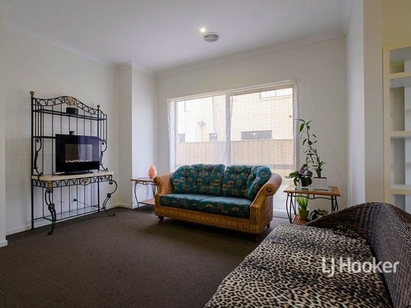 Photo - 133 Beachview Parade, Sanctuary Lakes VIC 3030 - Image 5