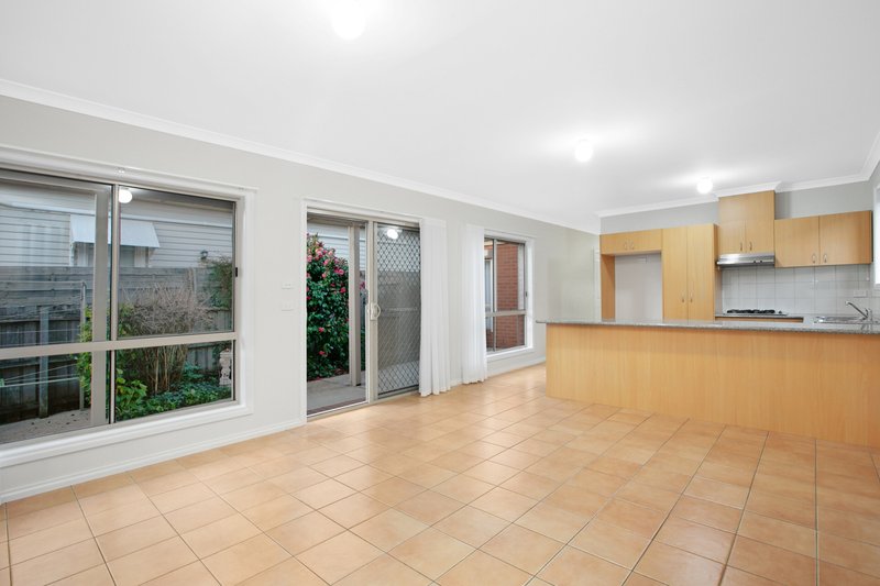 Photo - 1/33 Byfield Street, Reservoir VIC 3073 - Image 2