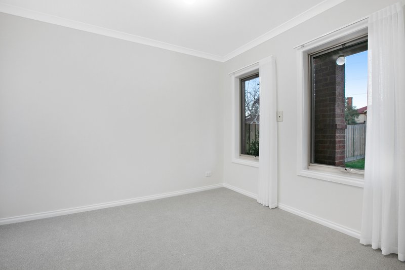 Photo - 1/33 Byfield Street, Reservoir VIC 3073 - Image 9