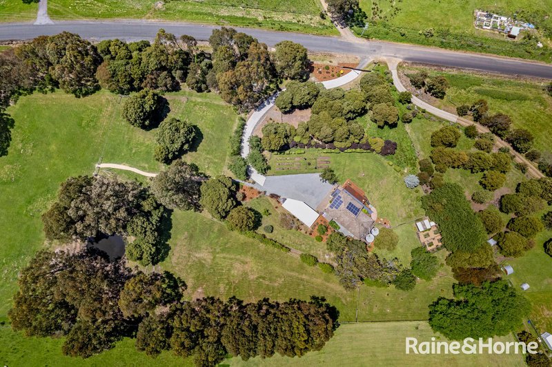 Photo - 133 Cades Drive, Kingston TAS 7050 - Image 2
