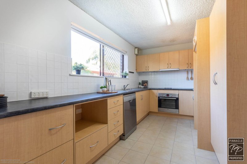 Photo - 1/33 Central Avenue, Indooroopilly QLD 4068 - Image 18