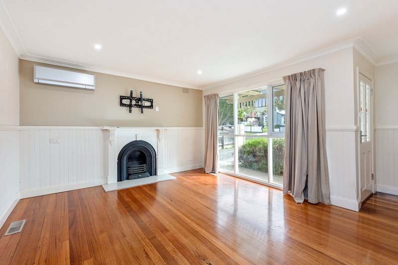 Photo - 1/33 Elton Road, Ferntree Gully VIC 3156 - Image 3