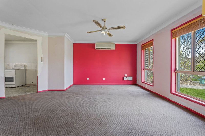 Photo - 133 Henty Drive, Redbank Plains QLD 4301 - Image 3