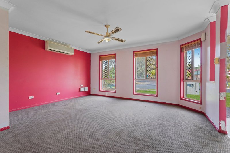 Photo - 133 Henty Drive, Redbank Plains QLD 4301 - Image 10