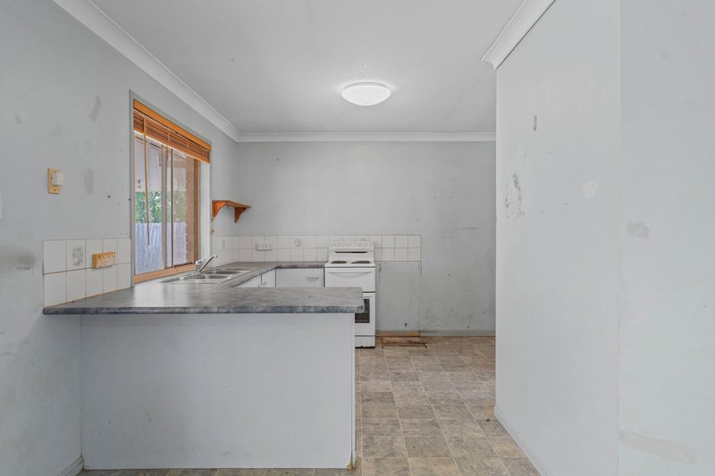 Photo - 133 Henty Drive, Redbank Plains QLD 4301 - Image 15